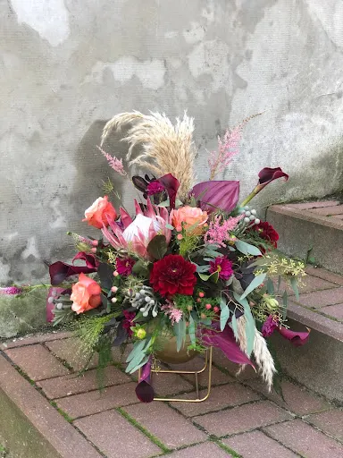 Kwiaciarnia White 8 & Flowers Place